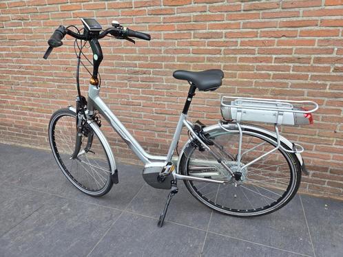 Elektrische damesfiets batavus, Fietsen en Brommers, Elektrische fietsen, Zo goed als nieuw, Batavus, 47 tot 51 cm, 50 km per accu of meer