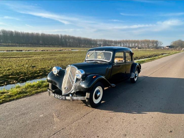 Citroën Traction Avant 11BL 1950 en 2cv 1962 gerestaureerd, Auto's, Citroën, Particulier, Overige modellen, Benzine, Bruin, Velours