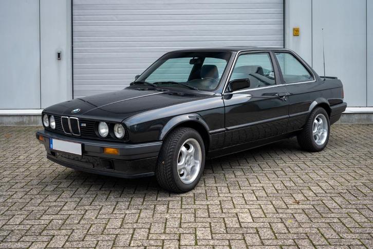 BMW 320i*1988*158292 km*6-cilinder*Supermooie staat*, Auto's, BMW, Bedrijf, Te koop, 3 Reeks, Elektrische buitenspiegels, Metaalkleur
