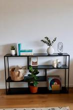 Mooie zwart metalen sidetable/kast, Huis en Inrichting, Tafels | Sidetables, Ophalen, Zo goed als nieuw