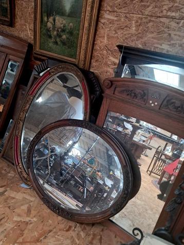 Tweedehands/antiek/brocante...Out&Nief  beschikbaar voor biedingen