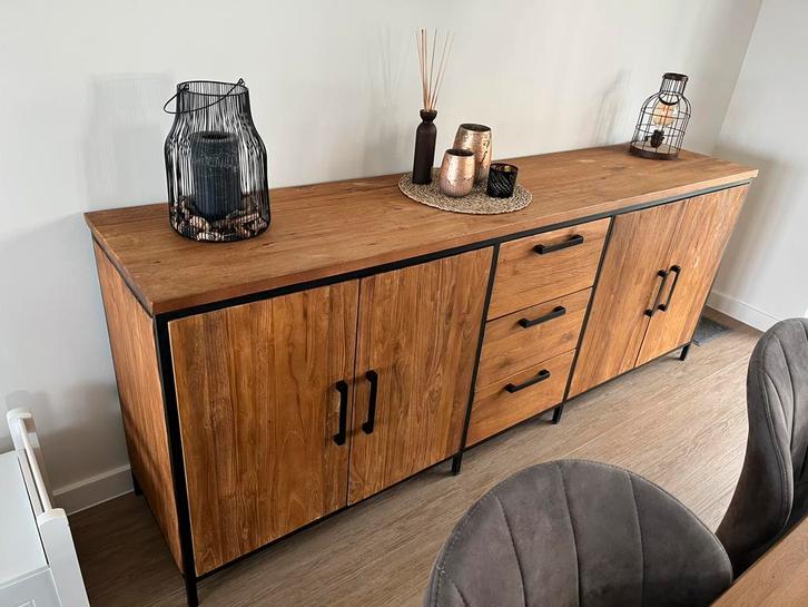 Meubels houte dressoir en kolomkast met zwart metaal, Huis en Inrichting, Kasten | Dressoirs, Nieuw, Teakhout, Metaal, Ophalen