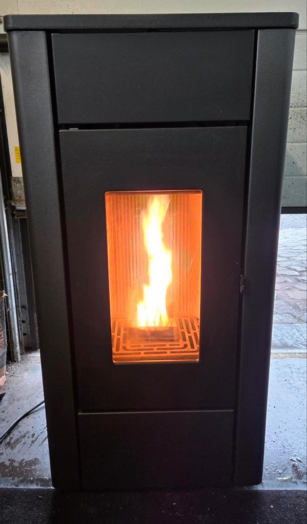 MCZ pelletkachel, Doe-het-zelf en Bouw, Verwarming en Radiatoren