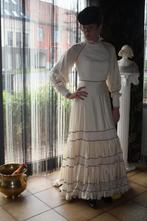 Beige kleurige trouwjurk maat 38, Kleding | Dames, Trouwkleding en Trouwaccessoires, Ophalen of Verzenden, Zo goed als nieuw, Beige