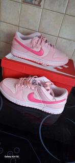 Basquette nike rose, Nieuw, Sneakers, Nike, Ophalen of Verzenden