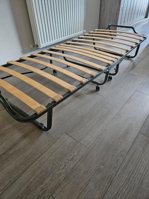 1 persoons origineel (logeer)bed., Huis en Inrichting, Slaapkamer | Slaapbanken, Zo goed als nieuw, 80 cm, 200 cm, Ophalen