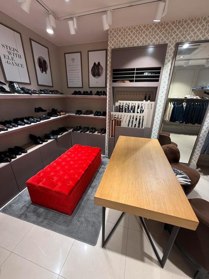 Uniek zitbank + winkelmeubilair, Articles professionnels, Horeca | Mobilier & Aménagement, Mobilier, Utilisé, Enlèvement