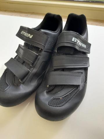 koersschoenen btwin beschikbaar voor biedingen