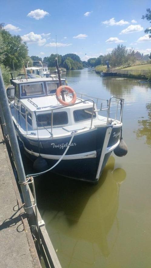 toffe motorboot van 1983 met 4 slaapplaatsen, Sports nautiques & Bateaux, Bateaux à moteur & Yachts à moteur, Utilisé, Polyester