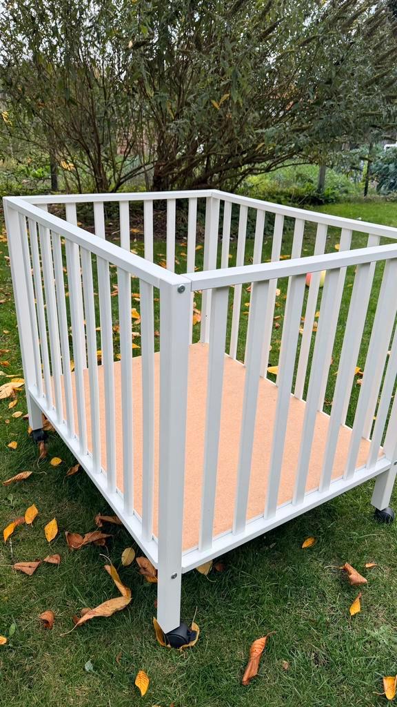 Parc bébé Pericles “Amy White”, Kinderen en Baby's, Babyparken, Zo goed als nieuw, Rechthoekig, In hoogte verstelbaar, Wieltjes