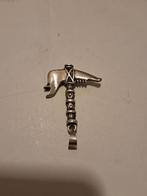 Zilveren hanger met aboriginal bijlmotief, Handtassen en Accessoires, Antieke sieraden, Ophalen of Verzenden, Zilver, Hanger