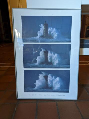 kader met foto A. Lupin Lighthouse in a storm beschikbaar voor biedingen