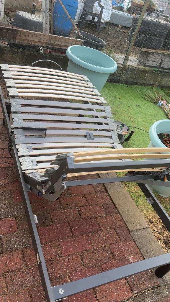 Lit électrique, Maison & Meubles, Chambre à coucher | Lits, Comme neuf, Une personne, 90 cm, 200 cm, Bois, Réglable, Enlèvement