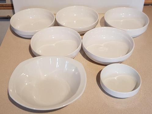 Lot (7 stuks) witte bowls borden schotels dagelijks gebruik, Maison & Meubles, Cuisine | Vaisselle, Comme neuf, Assiettes(s), Uni