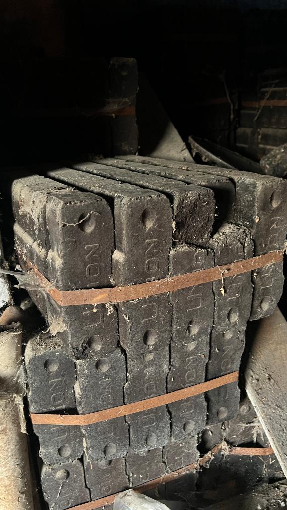 Brandhout - briketten UNION ongeveer 2 kuub - koopje !!!, Jardin & Terrasse, Bois de chauffage, Bûches, Autres essences de bois