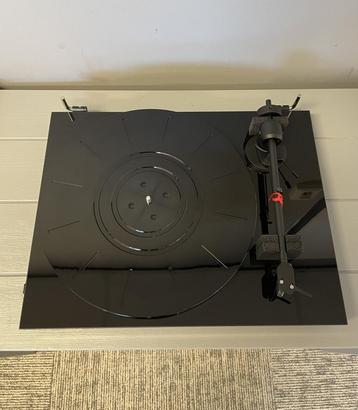 Pro-Ject | E1 Phono | Voorversterkte Platenspeler | Zwart beschikbaar voor biedingen