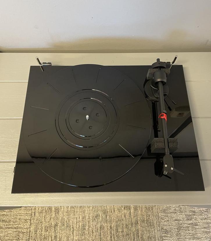 Pro-Ject | E1 Phono | Voorversterkte Platenspeler | Zwart, Audio, Tv en Foto, Platenspelers, Zo goed als nieuw, Platenspeler, Overige merken