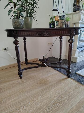 Antiek bijzettafel side table beschikbaar voor biedingen