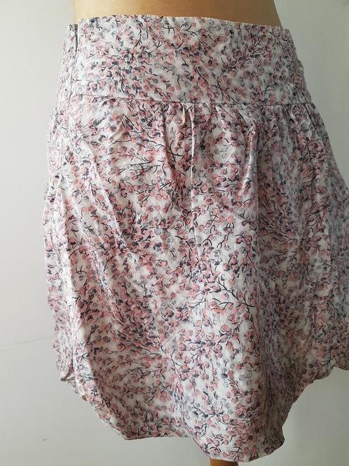 COMPTOIR DES COTONNIERS - Jolie jupe en soie à fleurs - T.40, Kleding | Dames, Rokken, Gedragen, Maat 38/40 (M), Ophalen of Verzenden