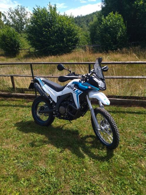 Moto enduro  Voge 300cc état neuf, Fietsen en Brommers, Brommers | Crossbrommers, Zo goed als nieuw, Ophalen