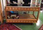 1950s Vitrine Toonbank op pootjes, Ophalen, Zo goed als nieuw