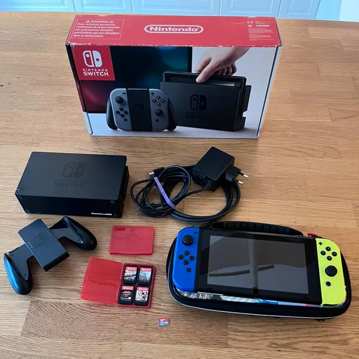 Nintendo Switch-console + 4 games + 64 GB microSD + etui, Games en Spelcomputers, Spelcomputers | Nintendo Switch, Gebruikt, Switch Original