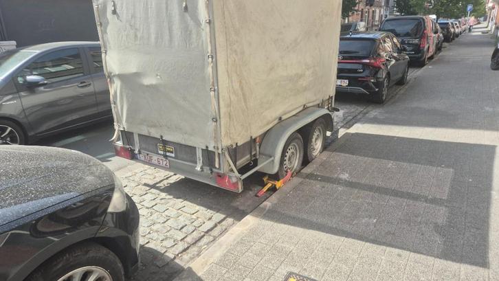 Remorque ferme -500kg 2 essieux sans frein, Autos : Divers, Remorques, Comme neuf, Enlèvement