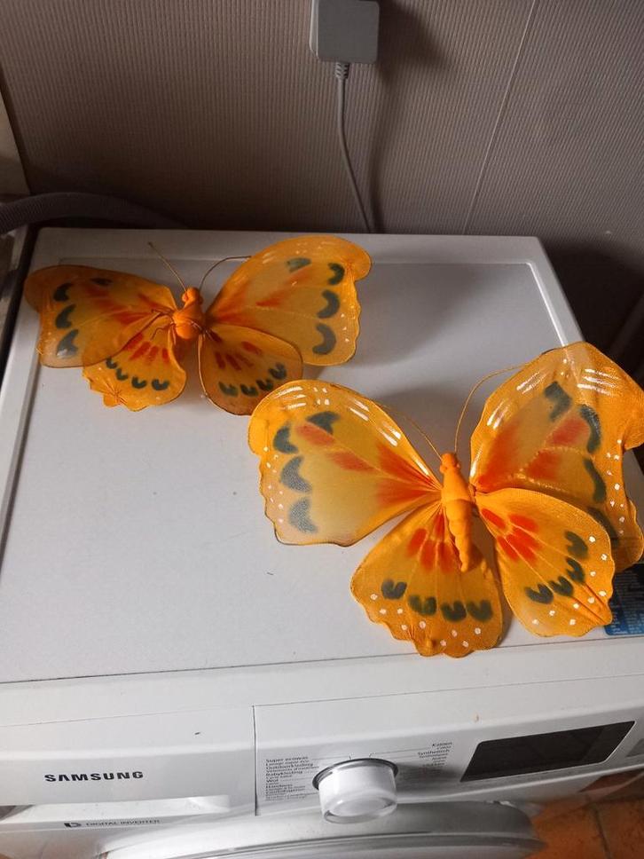 Twee grote prachtige handgemaakte vlinders, Hobby en Vrije tijd, Feestartikelen, Zo goed als nieuw, Versiering, Ophalen