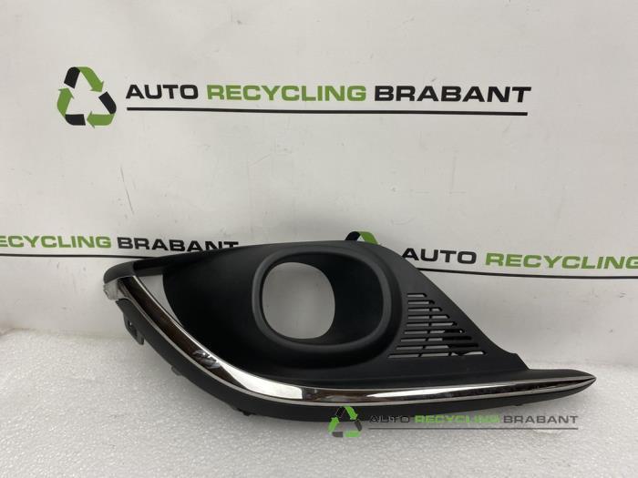 Bumper Rooster van een Renault Scenic, Auto-onderdelen, Carrosserie, Bumper, Gebruikt, 3 maanden garantie, Ophalen of Verzenden