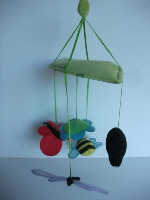 Mobiel vr baby wieg met vlinder bloem libelle bij en mol, Kinderen en Baby's, Babywiegjes en Ledikanten, Zo goed als nieuw, Wieg