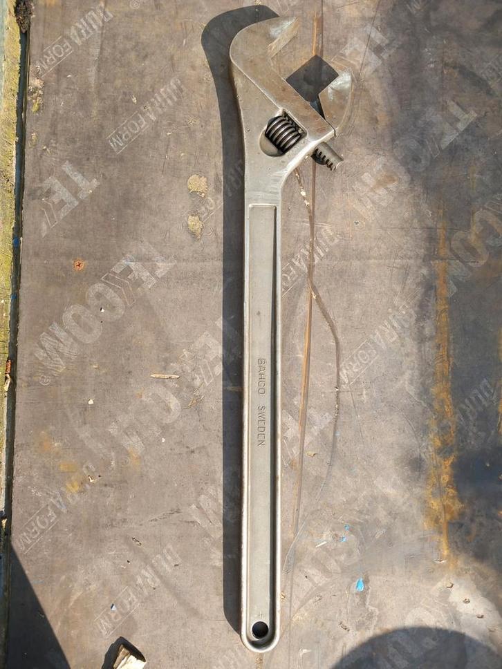 Clés a molette  30  pouces, Autos : Divers, Outils de voiture, Comme neuf, Enlèvement ou Envoi