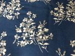 Grote dikke lap stof blauw grijs wit bloemen 1,43 X 3,50 cm, Blauw, 120 cm of meer, Ophalen of Verzenden, Nieuw