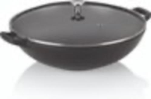 gietijzeren wokpan met glazen deksel, Huis en Inrichting, Keuken | Potten en Pannen, Zo goed als nieuw, Wok, Gietijzer, Inductieplaat