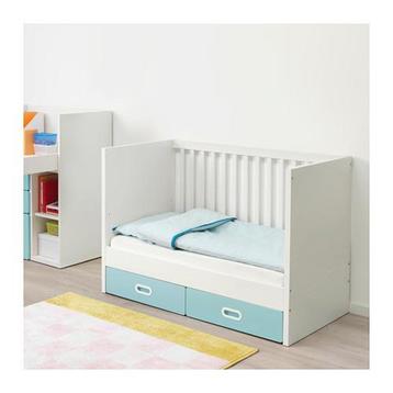 IKEA STUVA - 3-in-1 van babybed tot peuterbed mét 2 lades beschikbaar voor biedingen