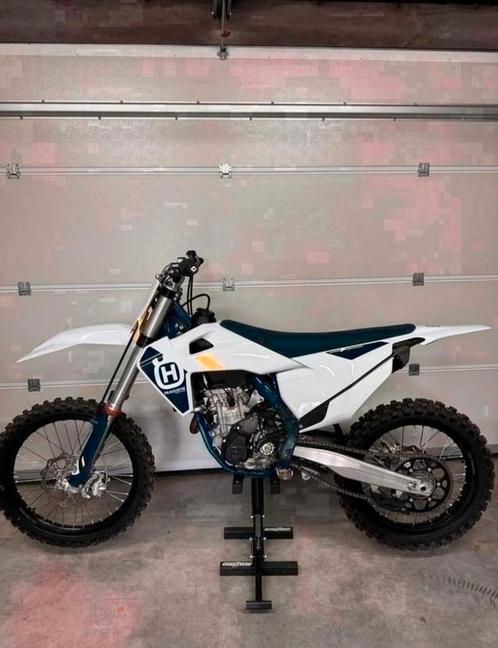 Nieuwe (10u) Husqvarna fc 250 2022, KTM sxf 250 crossmotor ., Fietsen en Brommers, Brommers | Crossbrommers, Ophalen