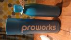 Proworks 1 liter powder blue bottle NIEUW, Sport en Fitness, Drinkbussen, Ophalen, Nieuw