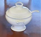 Soupière blanche, Enlèvement