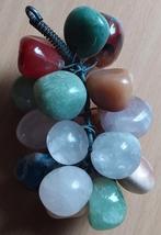 De beaux vieux raisins avec des pierres précieuses., Envoi