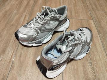 Nieuwe Stijlvolle Schoenen Maat 43  beschikbaar voor biedingen