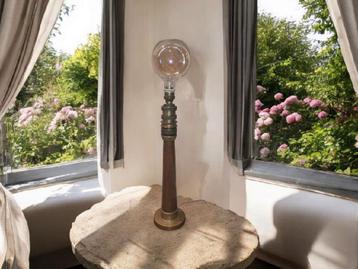 Unieke vintage lamp – brandweerslang koppeling

 beschikbaar voor biedingen