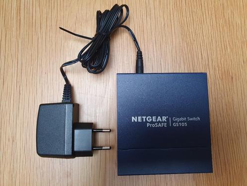 TP-Link TL-SG105 - Netwerk Switch - Unmanaged - 5-Poorten, Computers en Software, Netwerk switches, Zo goed als nieuw, Ophalen of Verzenden