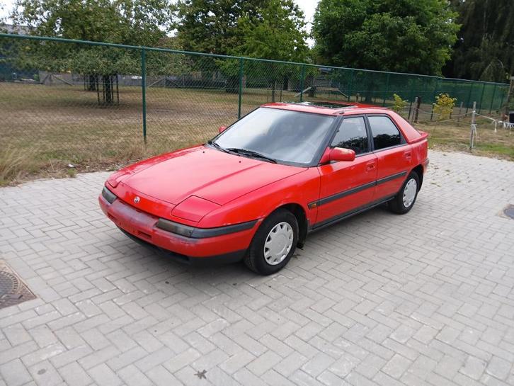 Mazda 323f bg 1992, Auto's, Mazda, Particulier, Elektrische ramen, Open dak, Benzine, Euro 1, Break, 5 deurs, Handgeschakeld, Rood