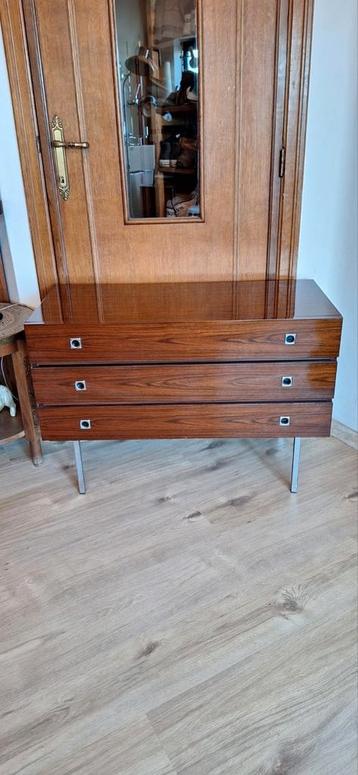 Vintage commode in glanzend fineer