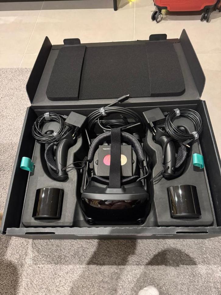 Valve Index + Controllers + Base Stations + Doos, Games en Spelcomputers, Virtual Reality, Zo goed als nieuw, Pc, VR-bril, Ophalen of Verzenden