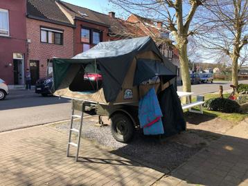 Army Remorque met tent beschikbaar voor biedingen