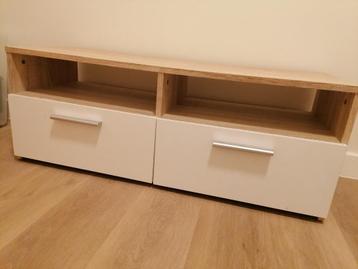 Compact en modern tv meubel beschikbaar voor biedingen