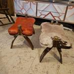 2 tabourets poufs vintage pose pieds chameau  en cuir, Ophalen of Verzenden