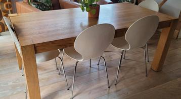 Stijlvolle Eettafel De Blikvanger van Jouw Eetkamer beschikbaar voor biedingen