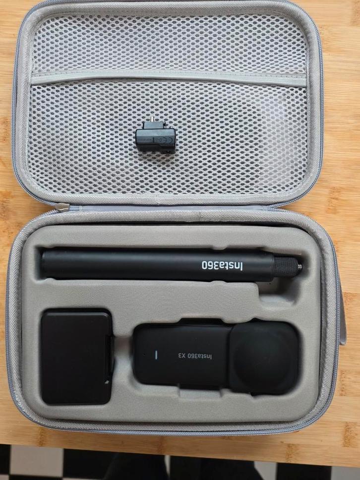 Insta360 X3 – Complete Set (Slechts 1 reis gebruikt!), Audio, Tv en Foto, Actiecamera's, Ophalen of Verzenden