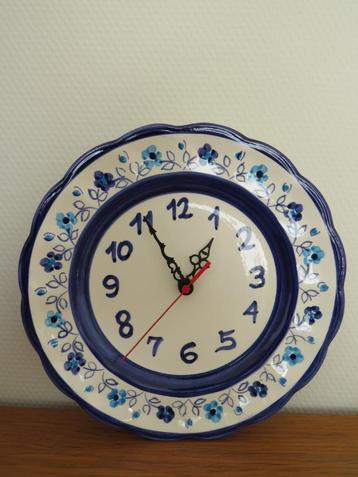 Aardewerk wand-/keukenklok beschikbaar voor biedingen